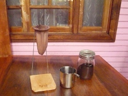 costa ricanischer kaffee mit socke 1